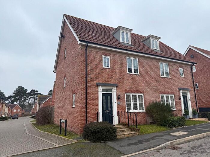 3 Bedroom Semi Detached House To Rent In Clifton Drive, Thetford, Norfolk, IP24
