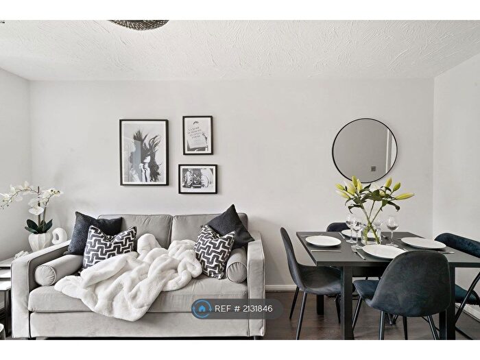 1 Bedroom Flat To Rent In Walton Lodge, London, E18