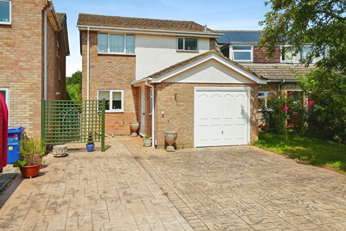 3 Bedroom Detached House For Sale In Barry Avenue, Bicester, OX26