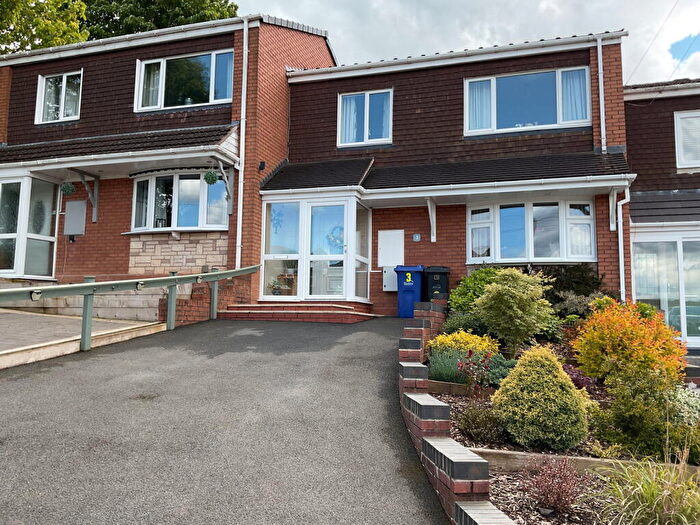 3 Bedroom Terraced House For Sale In Chalfont Place, Wollescote, Stourbridge, DY9