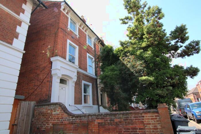 1 Bedroom Flat To Rent In South Street, Reading, Reading, RG1
