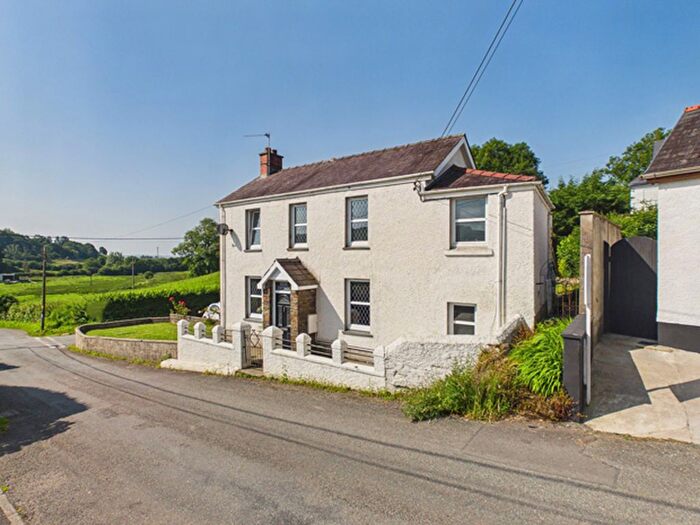 3 Bedroom Detached House For Sale In Ffynnonddrain, Carmarthen, SA31