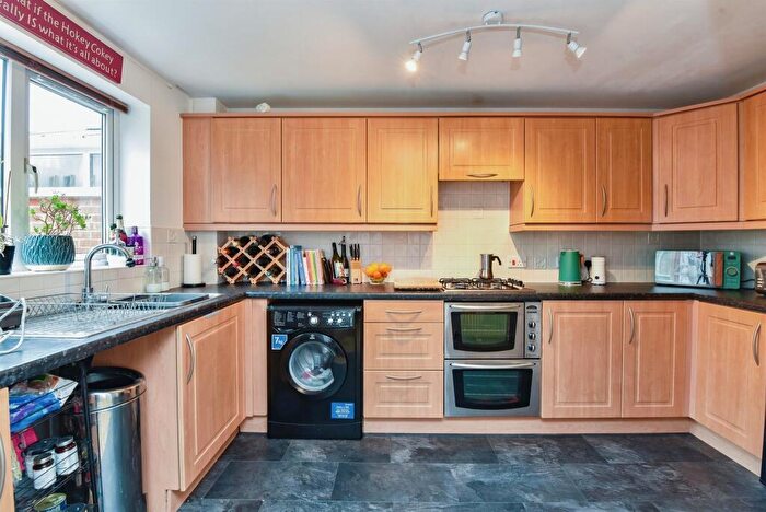 3 Bedroom End Of Terrace House For Sale In Curlew Drive, Chippenham, SN14