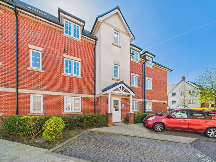 2 Bedroom Flat To Rent In Kingshill House, Grange Drive, High Wycombe, Buckinghamshire, HP13