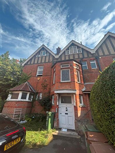 2 Bedroom Flat To Rent In Christchurch Park Road Sutton Surrey, SM2