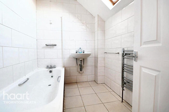 2 Bedroom Flat For Sale In Melfort Road, Thornton Heath, CR7