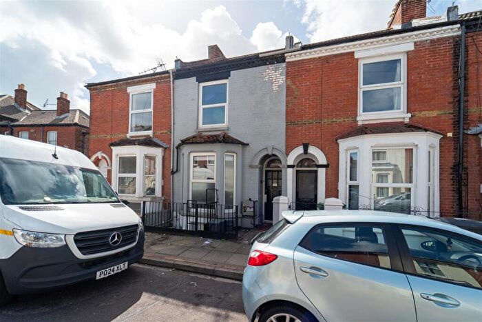 6 Bedroom House To Rent In Pains Road, Southsea, PO5