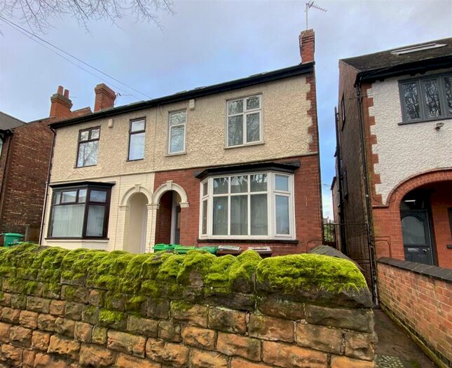 5 Bedroom Semi-Detached House To Rent In Harlaxton Drive, Nottingham, NG7