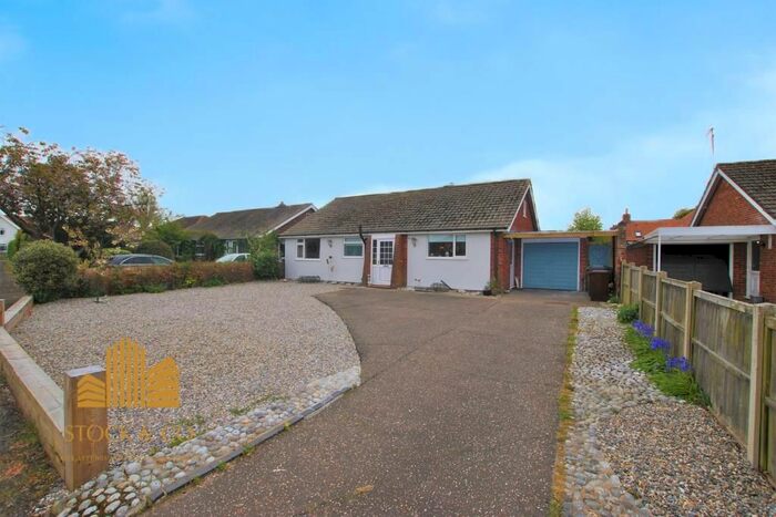 3 Bedroom Detached Bungalow For Sale In Pereers Close, Holt, NR25