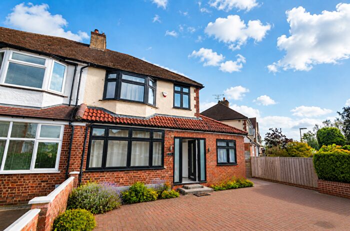 5 Bedroom Semi-detached House To Rent In Shortwood Avenue, Staines-Upon-Thames, TW18