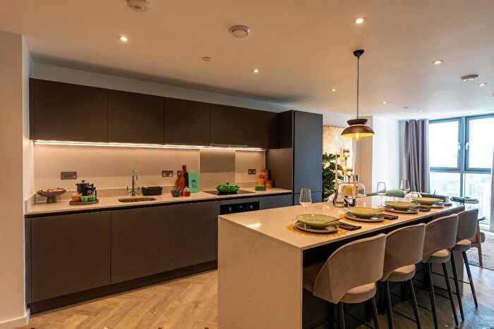 3 Bedroom Flat To Rent In Flat, Swan Street, Manchester, Greater Manchester, M4