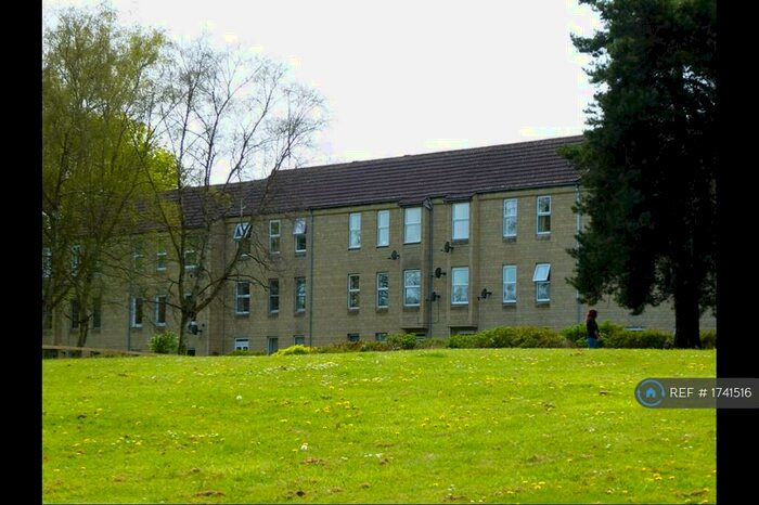 2 Bedroom Flat To Rent In Field View, Chippenham, SN15