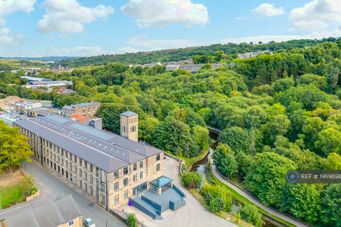 2 Bedroom Flat To Rent In Brittania Road, Huddersfield, HD3