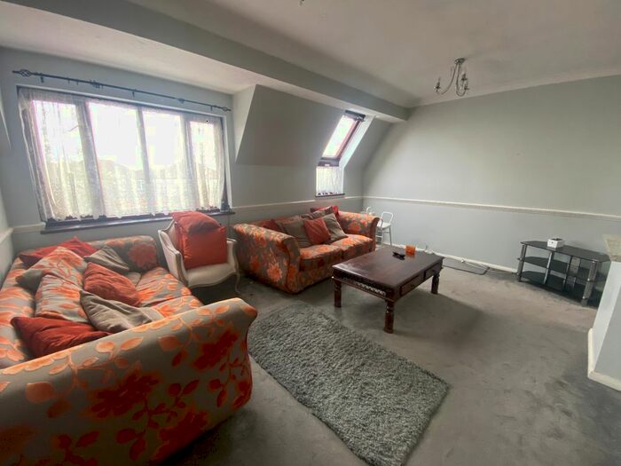 2 Bedroom Flat To Rent In Allington Close, Greenford, UB6