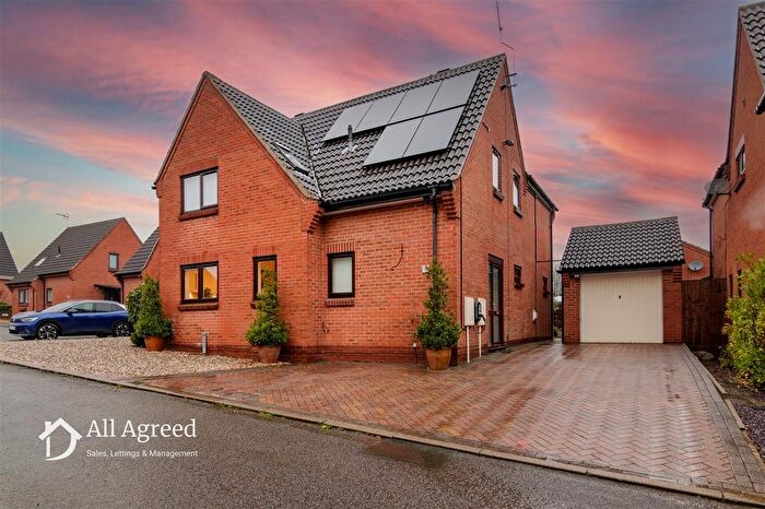 5 Bedroom Detached House For Sale In Lawn Close, Heanor, DE75