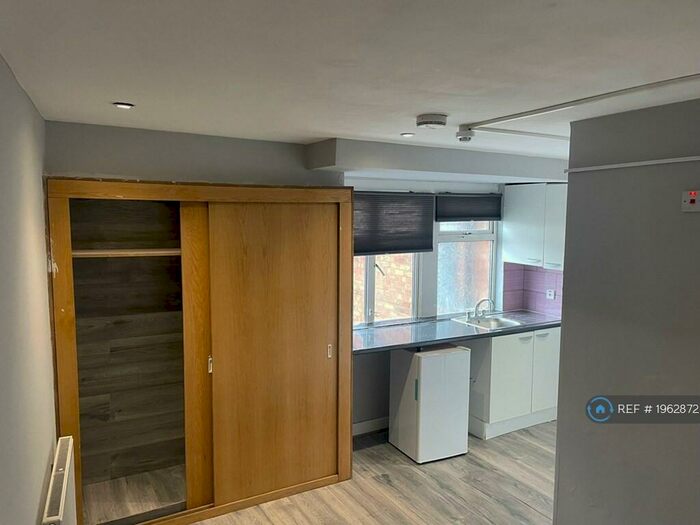 Studio To Rent In High Street, Wealdstone, Harrow, HA3