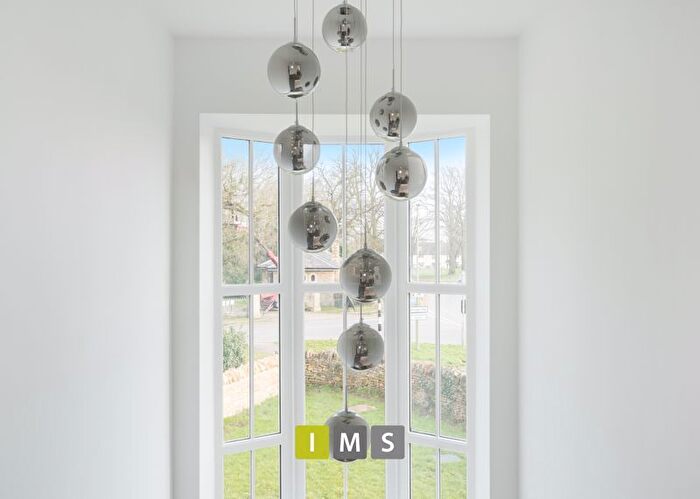 4 Bedroom Detached House For Sale In Station Road, Bletchingdon, Kidlington, OX5