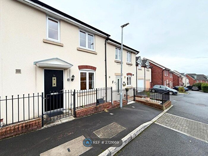 3 Bedroom Terraced House To Rent In Clapham Close, Swindon, SN2