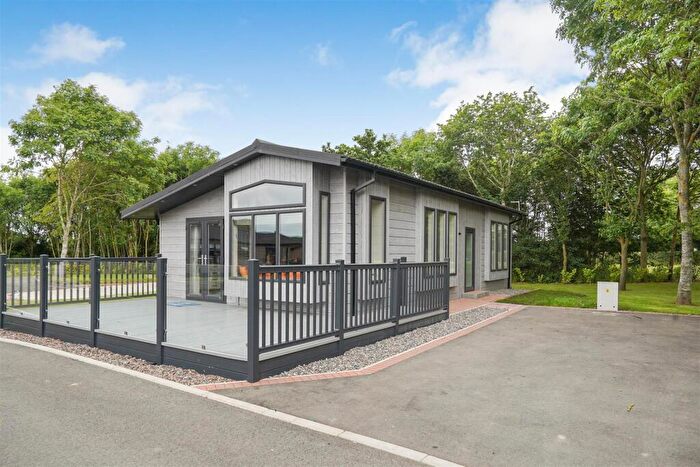 2 Bedroom Detached House For Sale In Bosworth Lakeside Lodges, Market Bosworth, CV13
