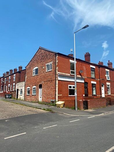2 Bedroom Flat For Sale In Shakerley Road, Tyldesley, M29