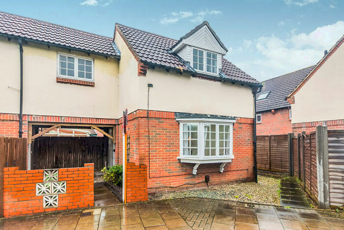 2 Bedroom End Of Terrace House To Rent In Nickelby Close, London, SE28