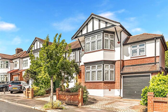 4 Bedroom Semi-Detached House For Sale In Falmouth Gardens, Ilford, IG4