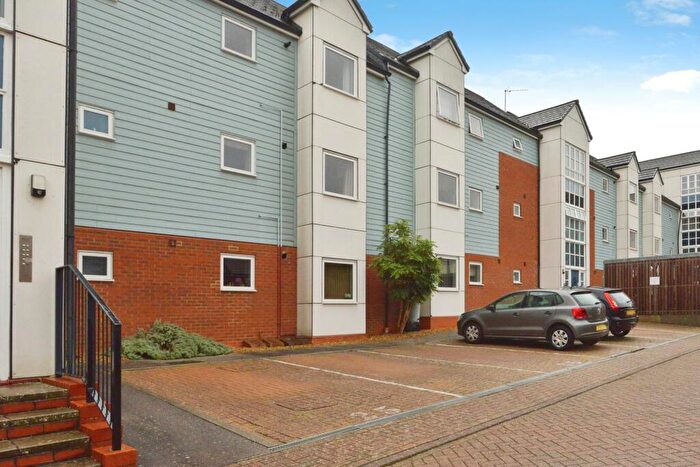 2 Bedroom Flat For Sale In Bridge Hook Close, Wolverton Mill, Milton Keynes, Buckinghamshire, MK12