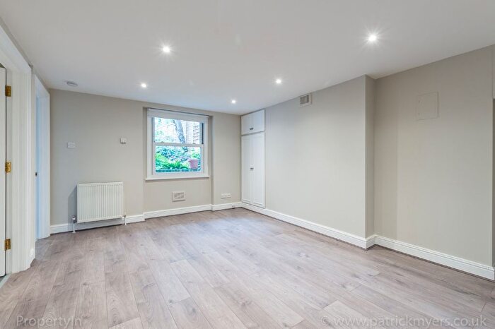 Studio To Rent In The Gardens, London, SE22