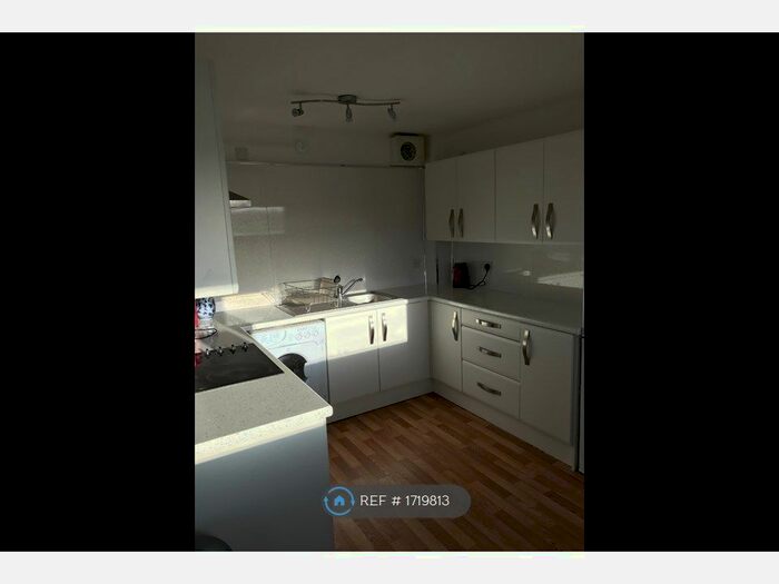 2 Bedroom Flat To Rent In Clyde Street, Glasgow, G1