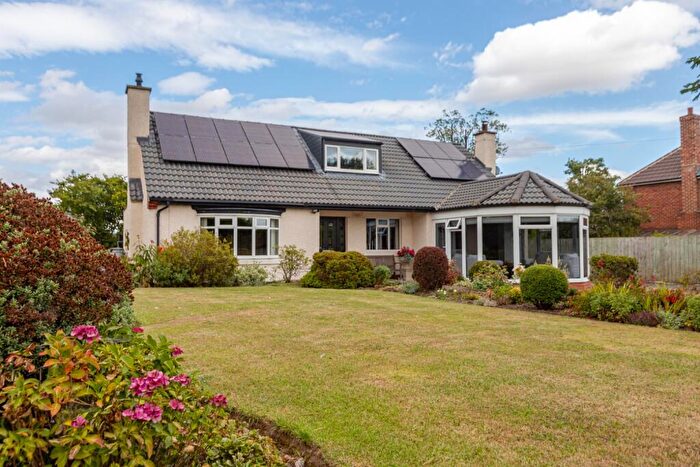 4 Bedroom Detached House For Sale In Hazel Banks, Middleton Tyas, DL10