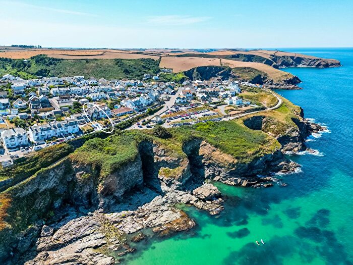 7 Bedroom Semi-Detached House For Sale In The Terrace, Port Isaac, PL29