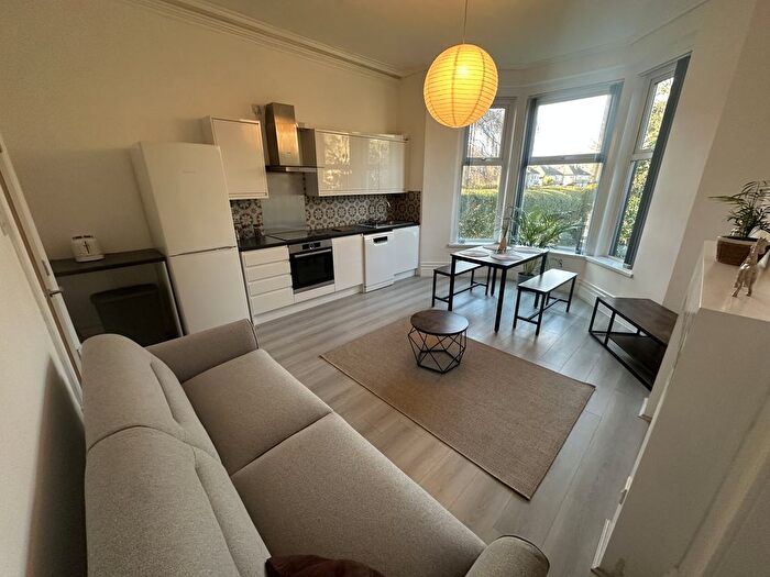 2 Bedroom Flat To Rent In Grove Lane, Headingley, Leeds, West Yorkshire, LS6