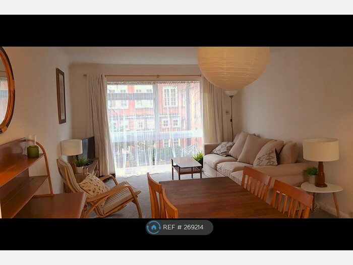 2 Bedroom Flat To Rent In Messenger Court, London, SW15