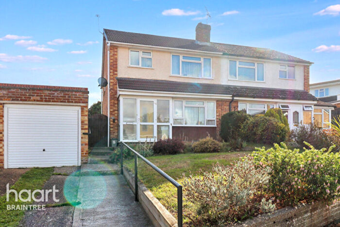 3 Bedroom Semi-Detached House For Sale In Godlings Way, Braintree, CM7