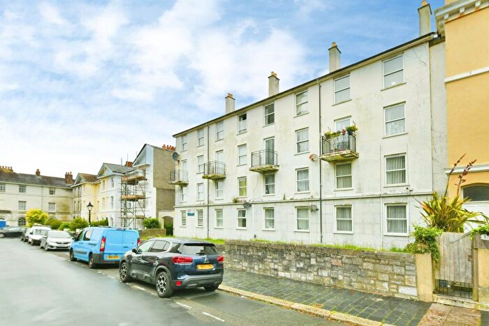 3 Bedroom Maisonette For Sale In Wyndham Square, Plymouth, PL1
