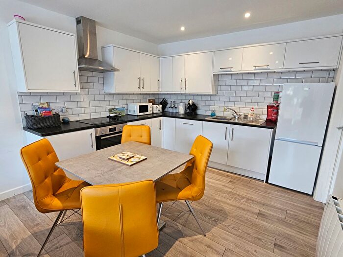 2 Bedroom Flat To Rent In Hillside Villas, Millendreath Holiday Village, Millendreath, Looe, PL13