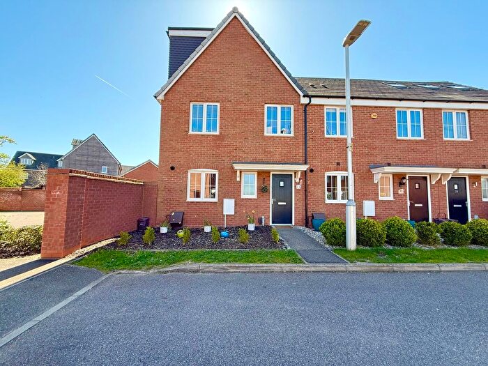 4 Bedroom End Terrace House For Sale In Fortuna Mead, Leighton Buzzard, LU7