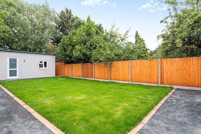 Studio To Rent In Greenford, UB6