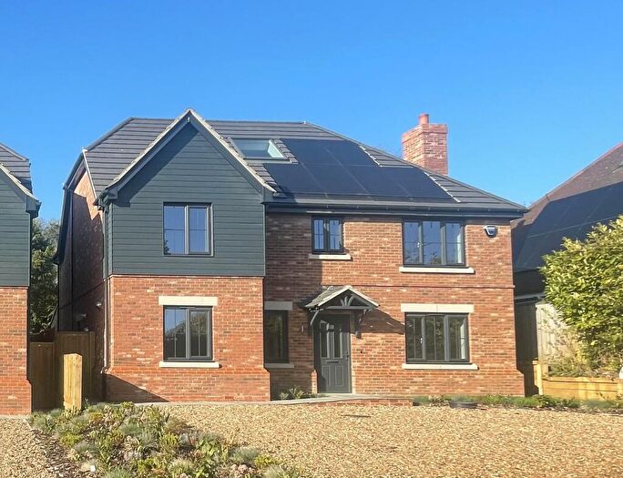 4 Bedroom Detached House For Sale In Dell Road, Berkhamsted, HP4
