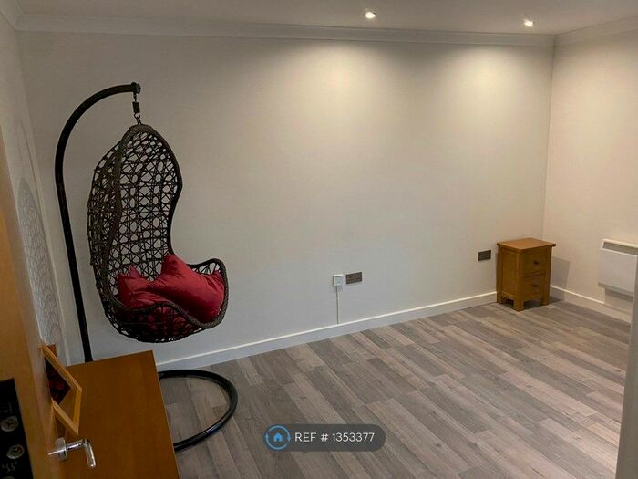 2 Bedroom Flat To Rent In Hatherley Mews, Cheltenham, GL51