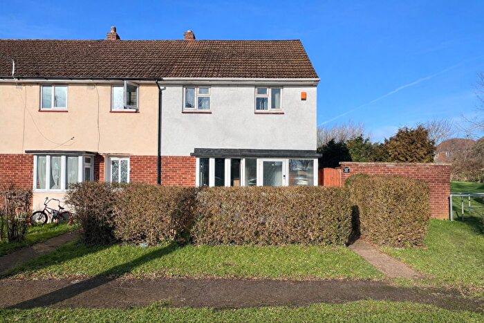 2 Bedroom End Of Terrace House For Sale In Breakmead, Welwyn Garden City, AL7