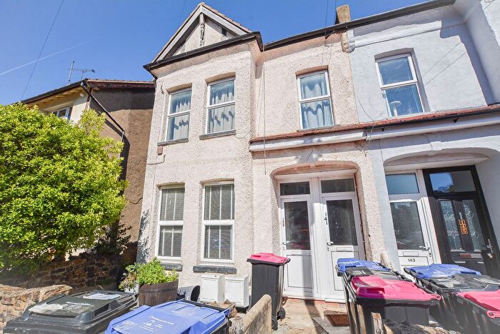 2 Bedroom Flat For Sale In Stornoway Road, Southend-On-Sea, SS2