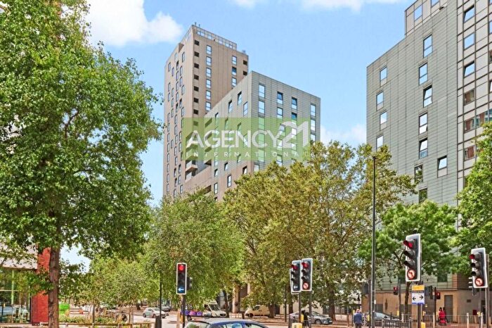 2 Bedroom Flat For Sale In Wharfside Point South, Preston Road, Canary Wharf, E14
