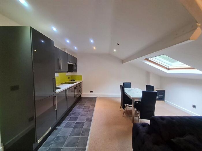 2 Bedroom Flat To Rent In St. Martins Terrace, Chapel Allerton, Leeds, LS7