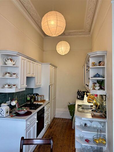 2 Bedroom Apartment To Rent In Brunswick Place, Hove, BN3