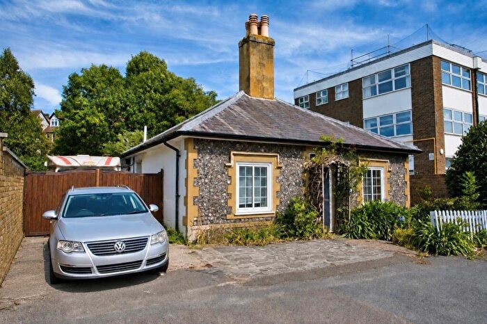 3 Bedroom Bungalow For Sale In Maison Dieu Road, Dover, Kent, CT16