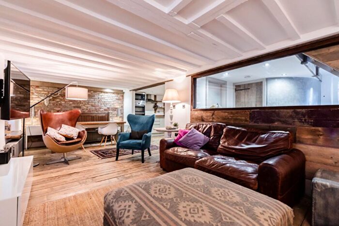 3 Bedroom Barn Conversion For Sale In Chain Free In Thornham, PE36