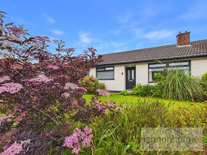 4 Bedroom Semi-Detached Bungalow For Sale In Hayward Avenue, Little Lever, Bolton, BL3