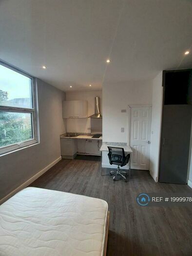 Studio To Rent In Walker Street, Nottingham, NG2