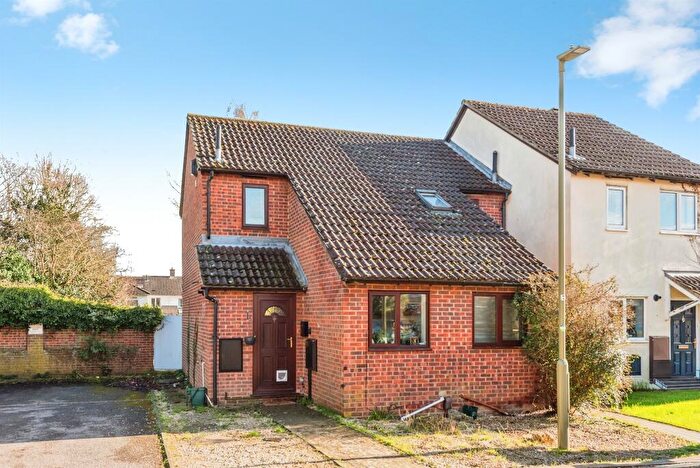 1 Bedroom End Of Terrace House For Sale In Broadfields, Littlemore, Oxford, OX4